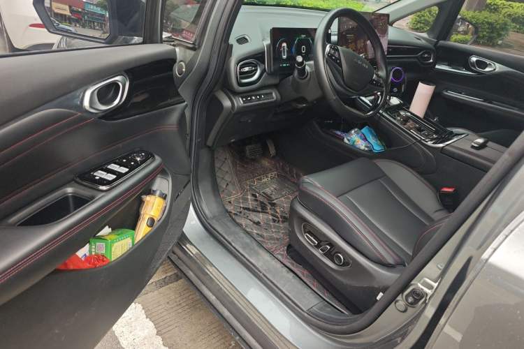 Used AION V 2021 Plus 70 Smart Technology Edition Lithium Iron Phosphate Interior 3