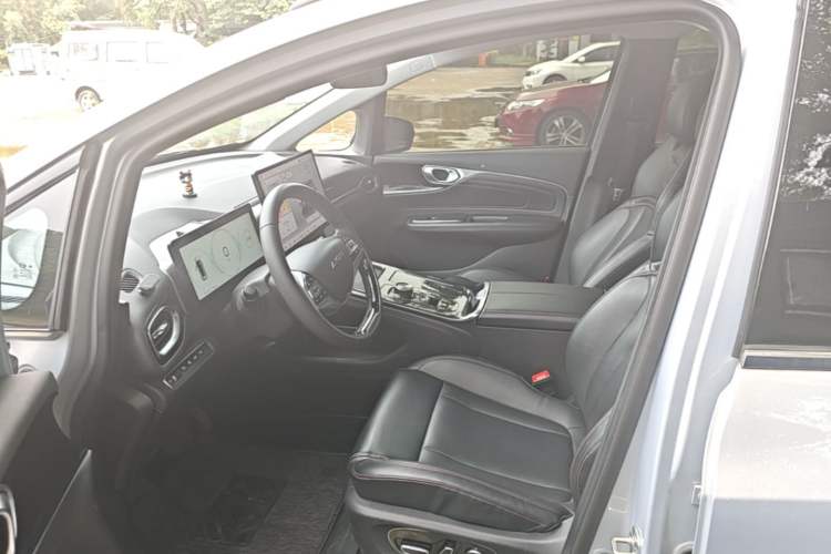 Used AION V 2021 Plus 70 Smart Edition Lithium Iron Phosphate Left Front Seat