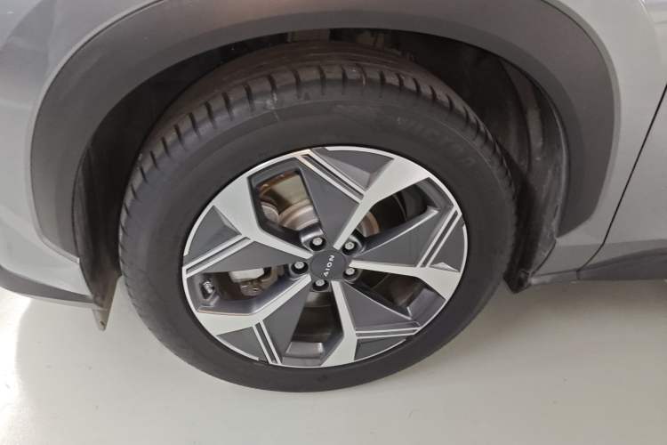 Used AION V 2021 Evolution Edition 70 Intelligent Leading Edition Left Front Wheel Hub