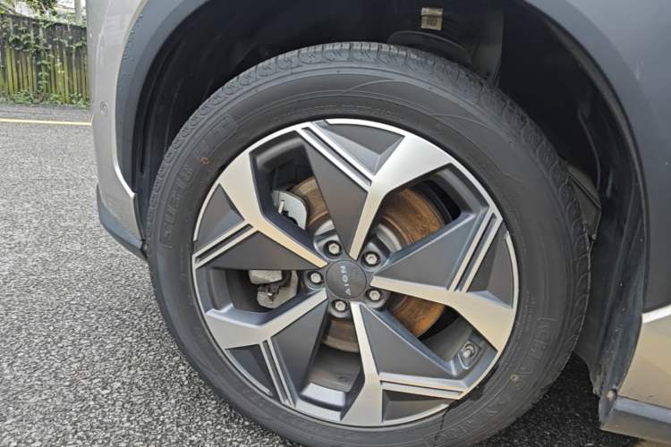 Used AION V 2021 Evolution Edition 70 Intelligent Leading Edition Left Front Wheel Hub