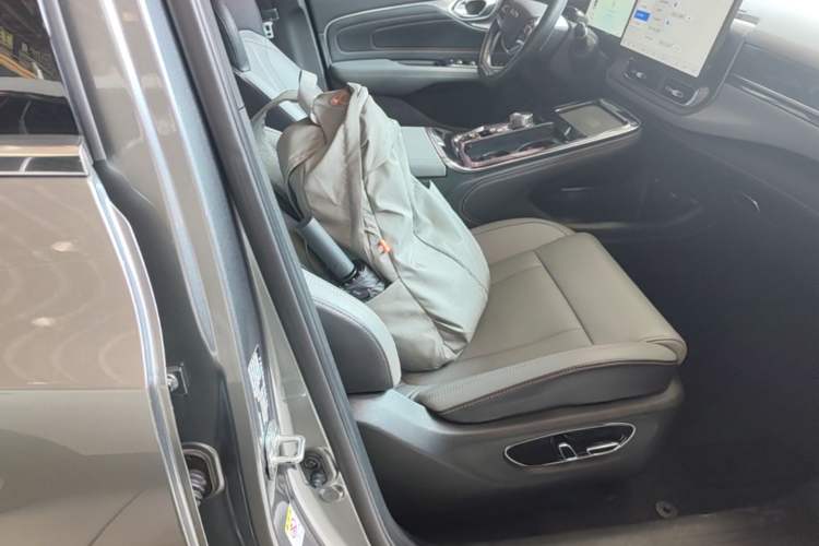 Used AION V 2021 Plus 80 Pilot Intelligent Driving Edition Ternary Lithium Right Front Seat