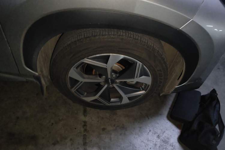 Used AION V 2021 Plus 70 Smart Technology Edition Lithium Iron Phosphate Right Front Wheel Hub