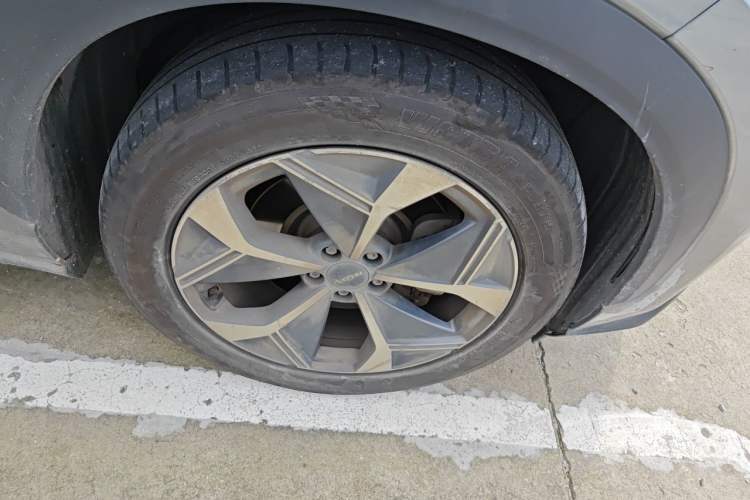Used AION V 2021 Evolution Edition 70 Intelligent Leading Edition Right Front Wheel Hub
