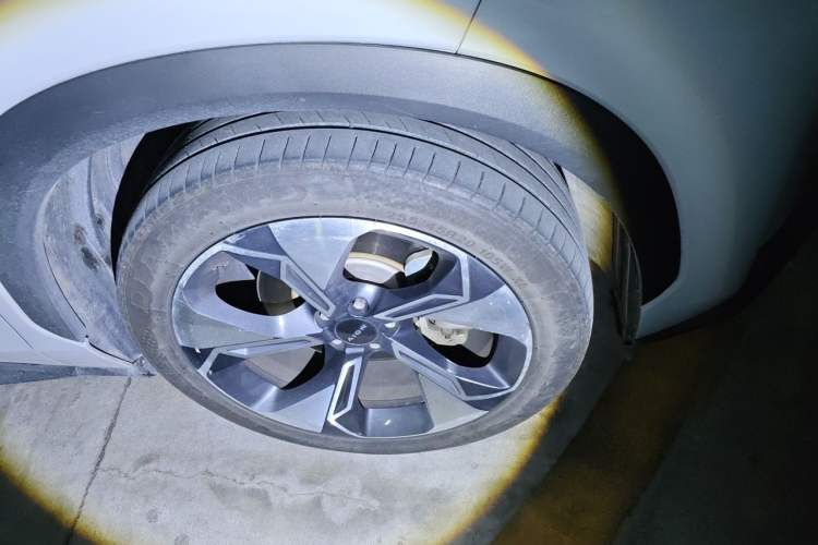 Used AION V 2021 Evolutionary Version 80 Intelligent Leading Edition Right Front Wheel Hub