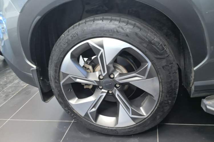 Used AION V 2021 Plus 80 Smart Technology Edition Ternary Lithium Right Rear Wheel Hub