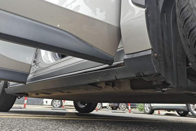 Used AION V 2021 Evolution Edition 70 Intelligent Leading Edition Right Side Sill