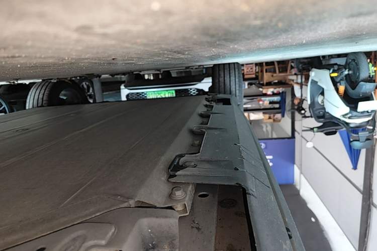Used AION V 2021 Plus 80 Smart Edition Ternary Lithium Right Side Sill