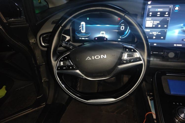 Used AION V 2021 Plus 70 Smart Technology Edition Lithium Iron Phosphate Steering Wheel