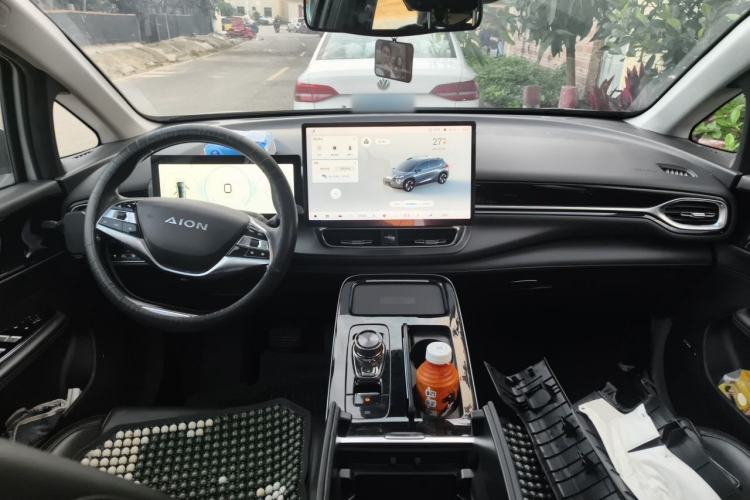 Used AION V 2021 Plus 70 Smart Technology Edition Lithium Iron Phosphate Center Console