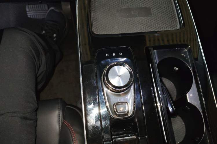 Used AION V 2021 Plus 80 Smart Technology Edition Ternary Lithium Gear Lever