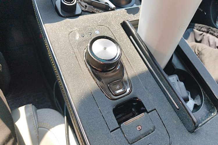 Used AION V 2021 Plus 70 Smart Edition Lithium Iron Phosphate Gear Lever