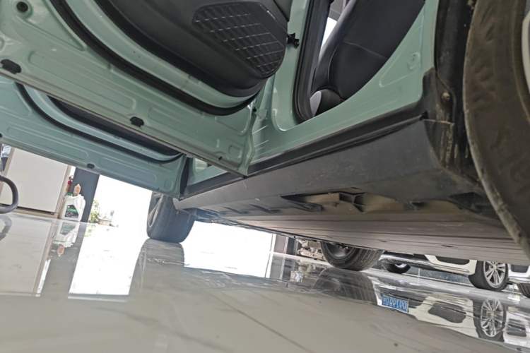 Used AION V 2021 Plus 80 Smart Technology Edition Ternary Lithium Left Side Sill