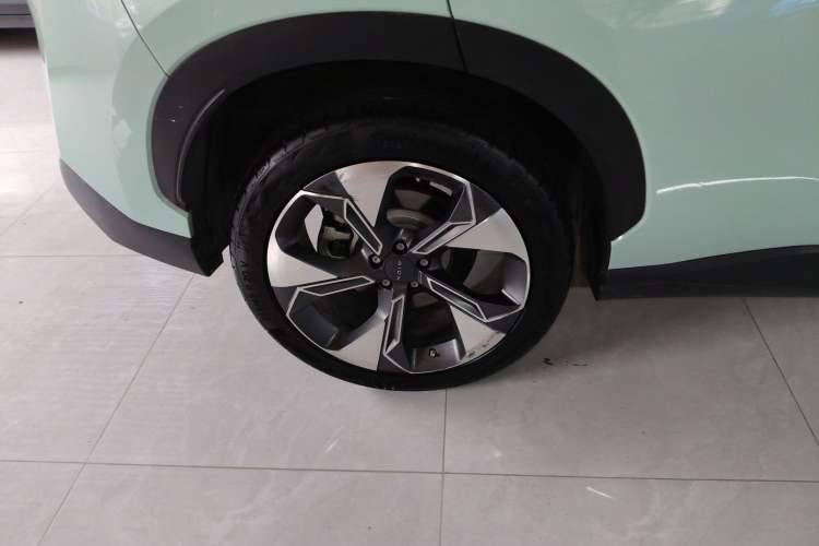 Used AION V 2021 Plus 80 Smart Technology Edition Ternary Lithium Right Rear Wheel Hub