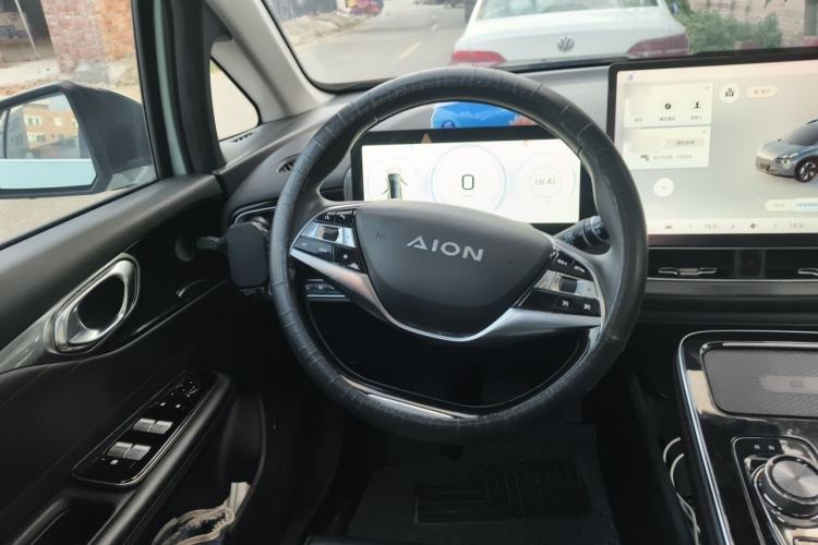 Used AION V 2021 Plus 70 Smart Technology Edition Lithium Iron Phosphate Steering Wheel