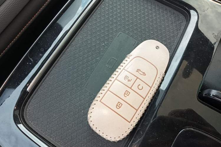 Used AION V 2021 Plus 70 Smart Edition Lithium Iron Phosphate Vehicle Key