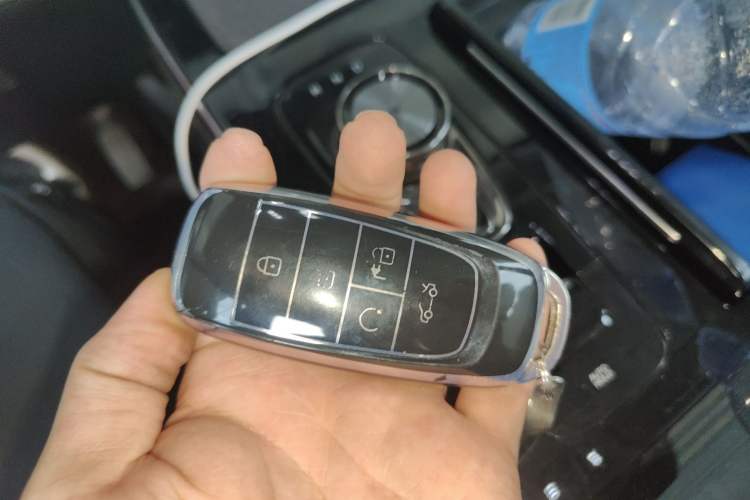 Used AION V 2021 Plus 80 Smart Technology Edition Ternary Lithium Vehicle Key