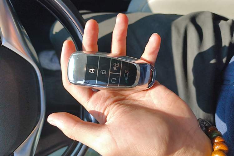 Used AION V 2021 Plus 70 Smart Edition Lithium Iron Phosphate Vehicle Key