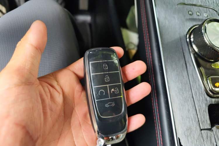 Used AION V 2021 Plus 70 Smart Technology Edition Lithium Iron Phosphate Vehicle Key