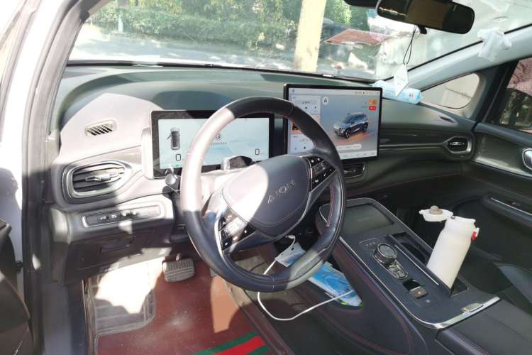 Used AION V 2021 Plus 80 Pilot Intelligent Driving Edition Ternary Lithium Center Console