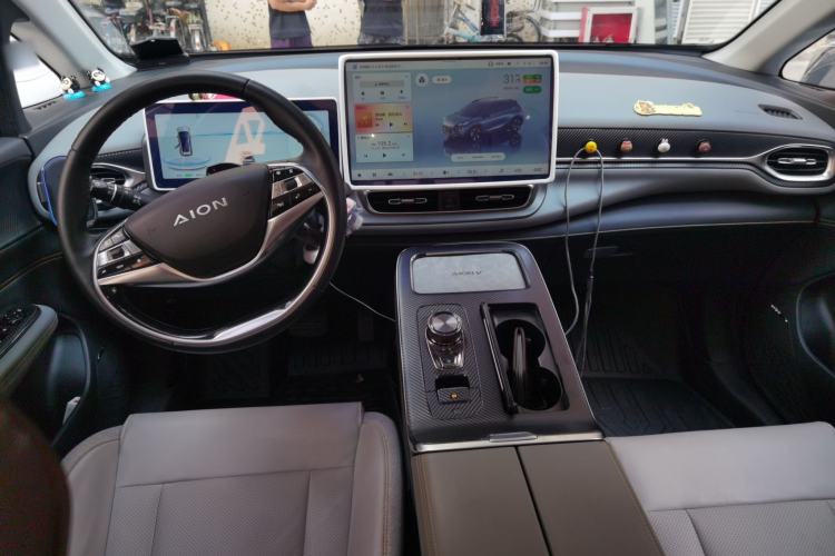 Used AION V 2021 Plus 70 Smart Technology Edition Lithium Iron Phosphate Center Console