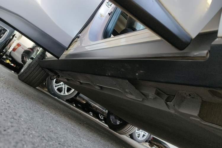 Used AION V 2021 Plus 80 Smart Edition Ternary Lithium Right Side Sill