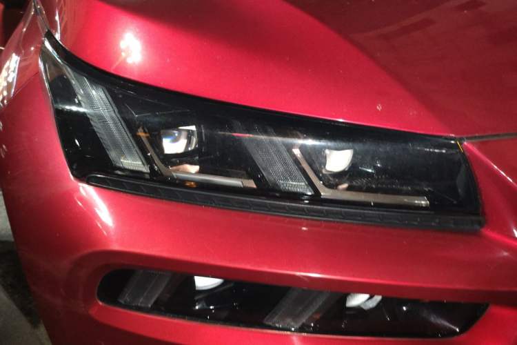 Used AION V 2021 Plus 70 Smart Technology Edition Lithium Iron Phosphate Right Front Headlight