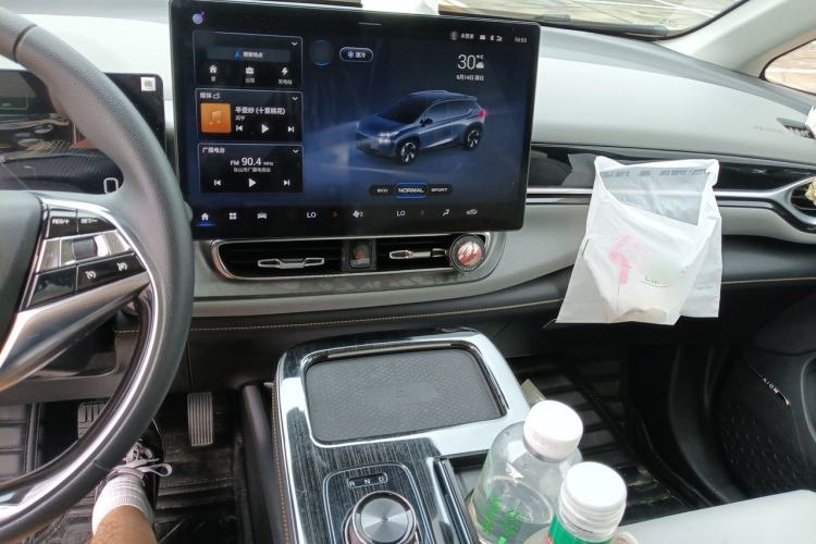 Used AION V 2021 Plus 70 Super Fast Charging Version Ternary Lithium Audio And AC Panel