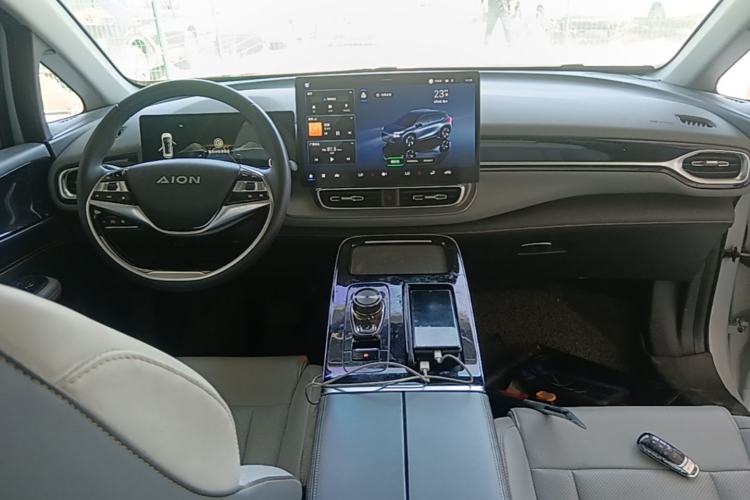 Used AION V 2021 Plus 70 Smart Edition Lithium Iron Phosphate Center Console