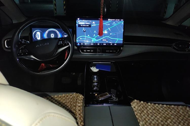 Used AION V 2021 Plus 70 Super Fast Charging Version Ternary Lithium Center Console