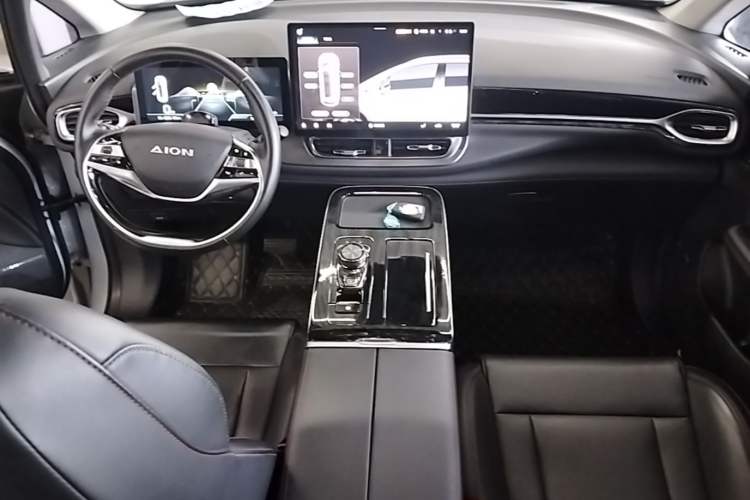 Used AION V 2021 Plus 70 Smart Edition Lithium Iron Phosphate Center Console