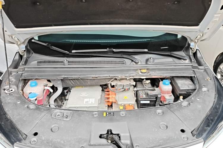 Used AION V 2021 Plus 70 Super Fast Charging Version Ternary Lithium Engine Bay