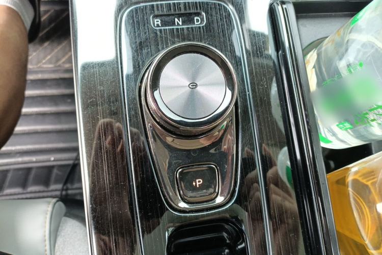 Used AION V 2021 Plus 70 Super Fast Charging Version Ternary Lithium Gear Lever