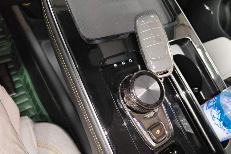 Used AION V 2021 Plus 80 Smart Technology Edition Ternary Lithium Gear Lever