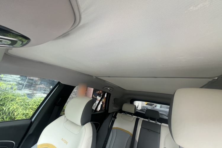 Used AION V 2021 Plus 70 Super Fast Charging Version Ternary Lithium Headliner