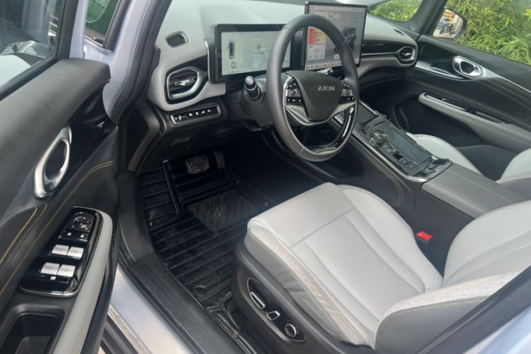 Used AION V 2021 Plus 70 Super Fast Charging Version Ternary Lithium Interior 1