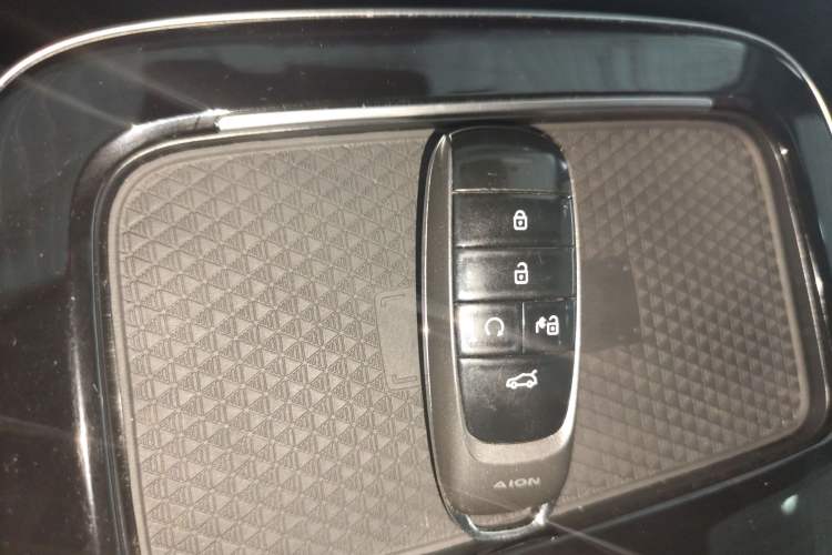 Used AION V 2021 Plus 70 Super Fast Charging Version Ternary Lithium Interior 1