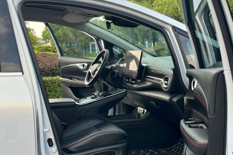 Used AION V 2021 Plus 80 Pilot Intelligent Driving Edition Ternary Lithium Interior 6