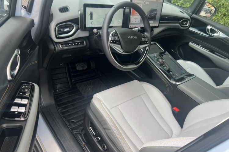 Used AION V 2021 Plus 70 Super Fast Charging Version Ternary Lithium Interior 8