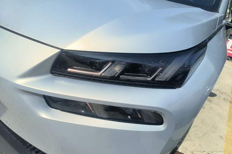 Used AION V 2021 Plus 80 Smart Technology Edition Ternary Lithium Left Front Headlight