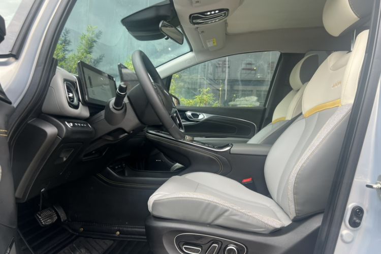 Used AION V 2021 Plus 70 Super Fast Charging Version Ternary Lithium Left Front Seat