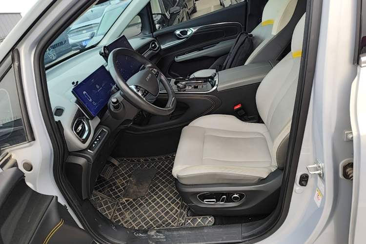 Used AION V 2021 Plus 80 Pilot Intelligent Driving Edition Ternary Lithium Left Front Seat
