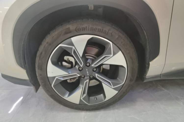 Used AION V 2021 Plus 80 Smart Technology Edition Ternary Lithium Left Front Wheel Hub