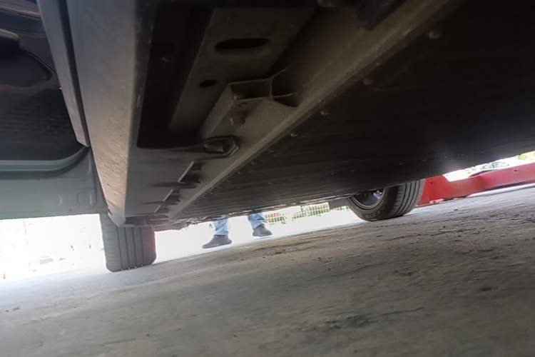 Used AION V 2021 Plus 70 Smart Edition Lithium Iron Phosphate Left Side Sill