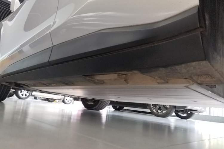Used AION V 2021 Plus 70 Smart Edition Lithium Iron Phosphate Left Side Sill