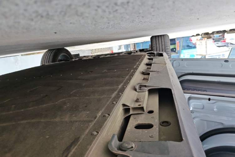 Used AION V 2021 Plus 70 Smart Edition Lithium Iron Phosphate Left Side Sill
