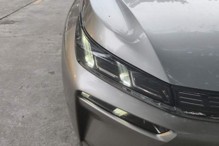 Used AION V 2021 Evolution Edition 70 Intelligent Leading Edition Right Front Headlight