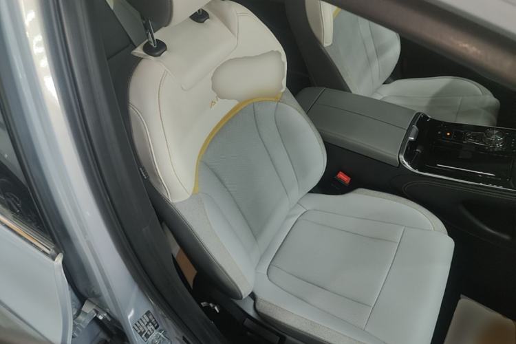 Used AION V 2021 Plus 70 Smart Edition Lithium Iron Phosphate Right Front Seat