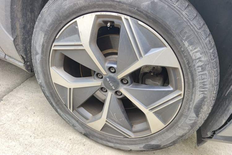 Used AION V 2021 Evolution Edition 70 Intelligent Leading Edition Right Front Wheel Hub