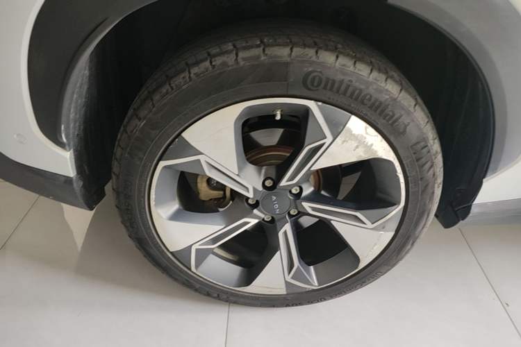Used AION V 2021 Plus 80 Pilot Intelligent Driving Edition Ternary Lithium Right Rear Wheel Hub
