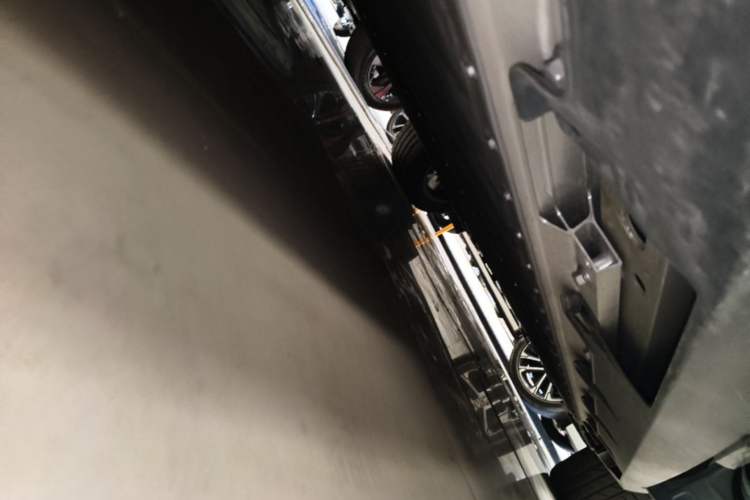 Used AION V 2021 Plus 70 Smart Technology Edition Lithium Iron Phosphate Right Side Sill